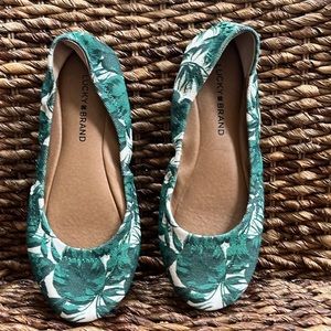 Lucky brand flats